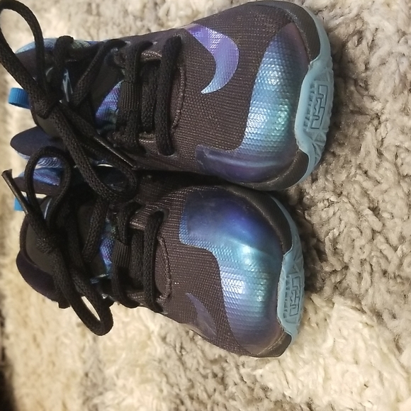 Nike LeBron 13 GS Black/White-Heritage Cyan-Bright Blue-Persian 8C - Picture 6 of 8